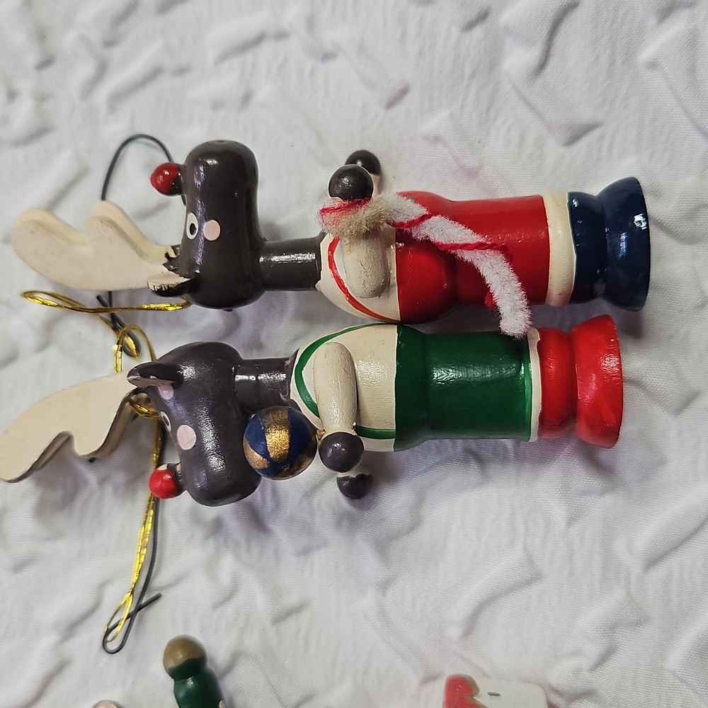 Festive Wooden Christmas Ornaments Set 4 Piece - Picture 6 of 7